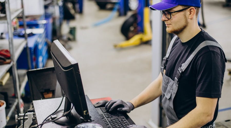 System Queris CMMS usprawnia pracę mechaników