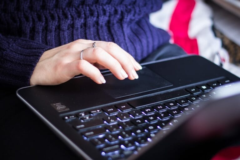 Jak technologia zmienia relacje międzyludzkie