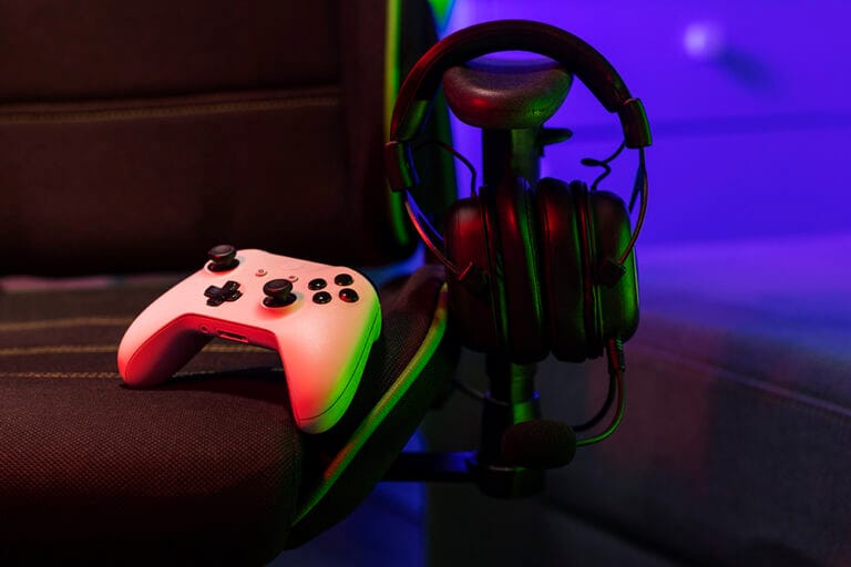 Jak podłączyć Xbox do laptopa?