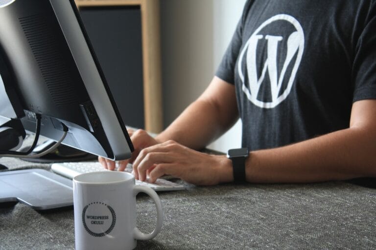 Jak wykorzystać WordPress i Excel do zarządzania stroną internetową lokalnej firmy z Sochaczewa?